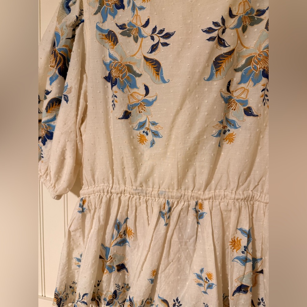FARM Rio Mystic Blue Lotus Dreamscape Blouse in Off-White size Medium - Picture 10 of 10
